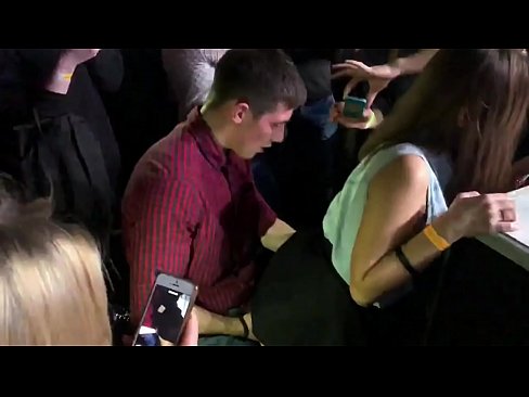 ❤️ একটি রাশিয়ান নাইটক্লাবে বাস্তব যৌনতা। মলদ্বার এবং যোনি মধ্যে 18 বছর বয়সী রাশিয়ান মেয়ে একটি নাইটক্লাবে fucked আমাদের কাছে bn.fullpornercom.ru ☑